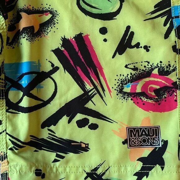 NWOT Maui & Sons Swim Trunks Youth 12 black shark board shorts - Picture 2 of 9
